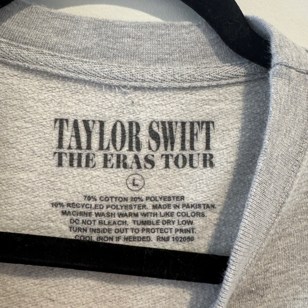 Taylor Swift The Eras Tour Sweatshirt Size Large Grey - Picture 2 of 4